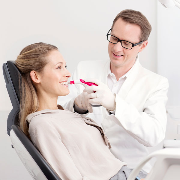 Determinazione del colore del dente da parte del dentista