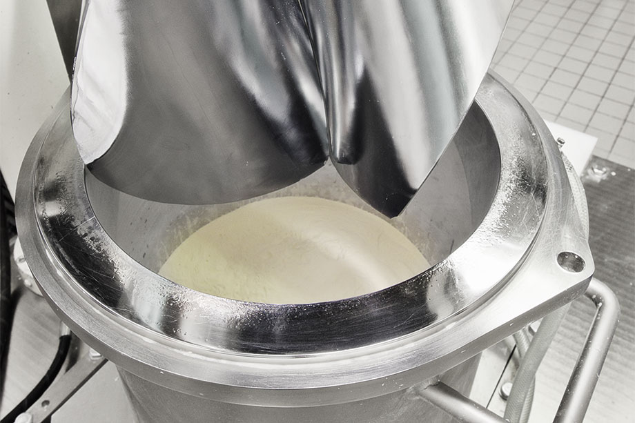Powder and liquid are mixed homogeneously. Powder and liquid are mixed homogeneously.