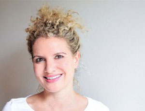 Dr. Carolin Stolzer