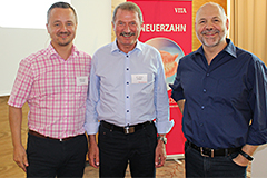 Das Expertentrio der VITA Prothetik Roadshow zeigt, was Sache ist in der Totalprothetik. Bild: © S. Wolf Das Expertentrio der VITA Prothetik Roadshow zeigt, was Sache ist in der Totalprothetik. Bild: © S. Wolf
